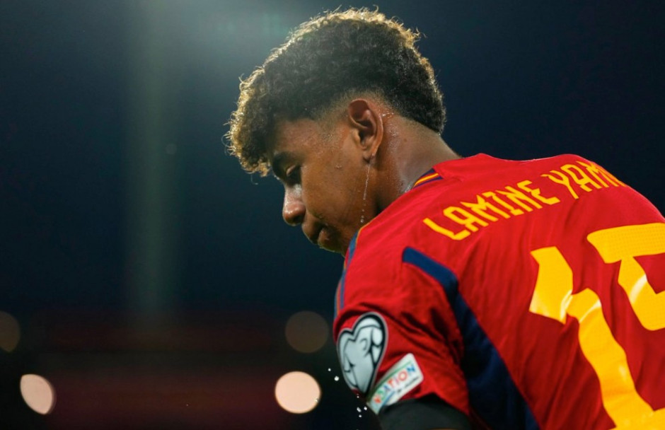 王楚钦为何仰天大笑？原因找到，谁注意孙颖莎的反应（王楚钦仰天大笑之谜揭晓，你注意到孙颖莎的反应了吗）