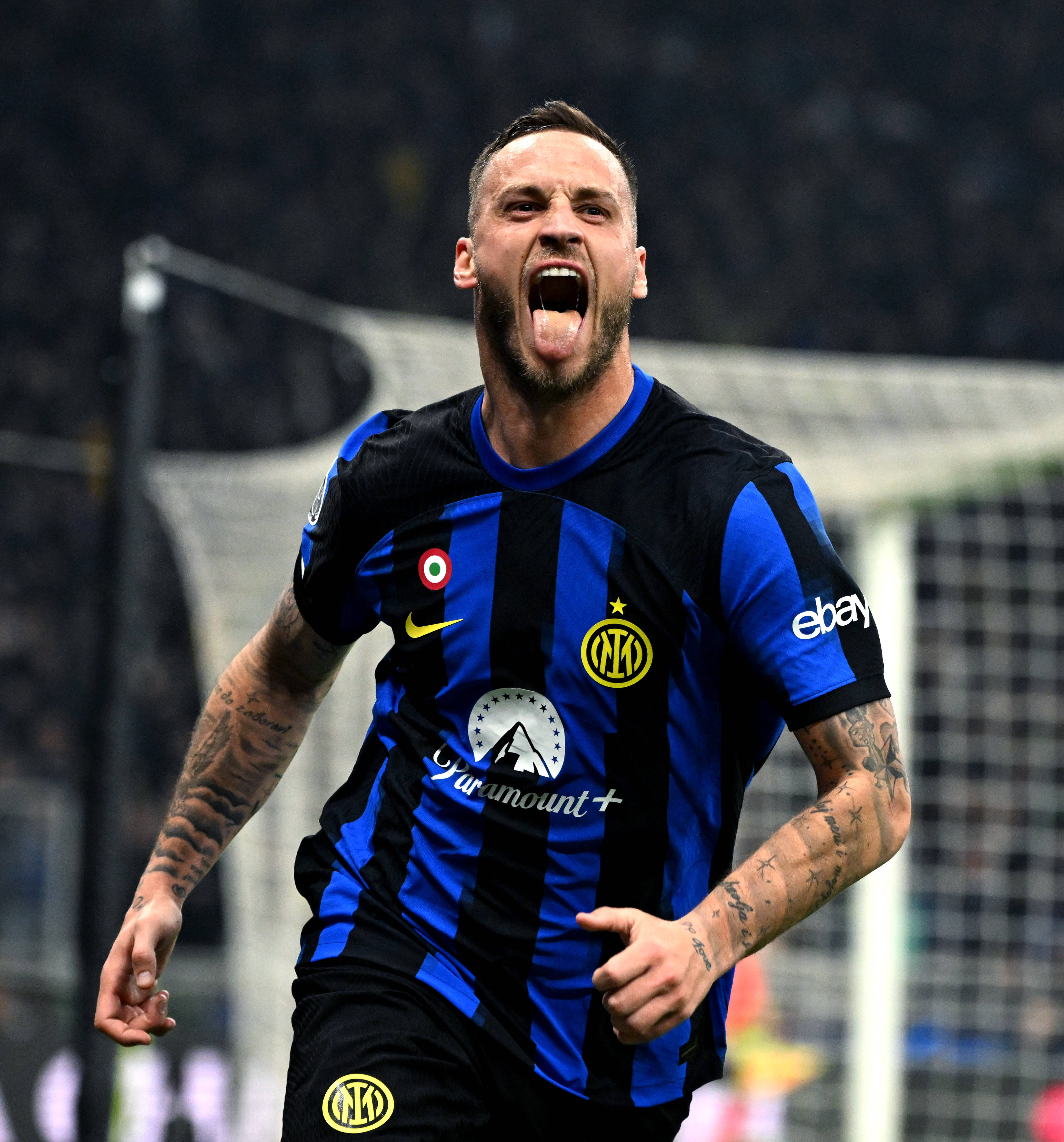 海外法国球员欧冠之夜：谢尔基、卡卢卢和扎格表现出色（欧冠之夜，效力海外的法国球员闪耀：谢尔基、卡卢卢与扎格表现抢眼）