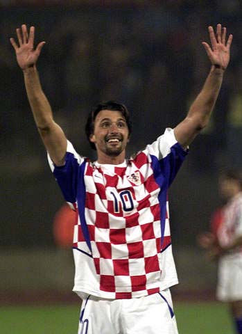 半场战报：博洛尼亚1-2克雷莫内塞，奥尔索利尼点射，瓦尔迪、帕耶罗破门（半场战况：博洛尼亚1-2暂落后克雷莫内塞，奥尔索利尼点球得分，瓦尔迪与帕耶罗破门）