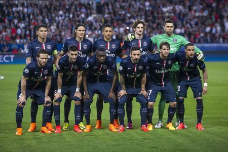 霍伊伦：我喜欢压迫和背对球门；进球美妙但功劳要和球队分享（霍伊伦：热爱高压逼抢与背身拿球；进球再美，荣耀也要与全队同享）