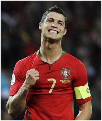 即将迎战巴萨，跟队：切尔西将在斯坦福桥门口树立帕尔默冰雕（战巴萨在即，切尔西将在斯坦福桥外竖立帕尔默冰雕）