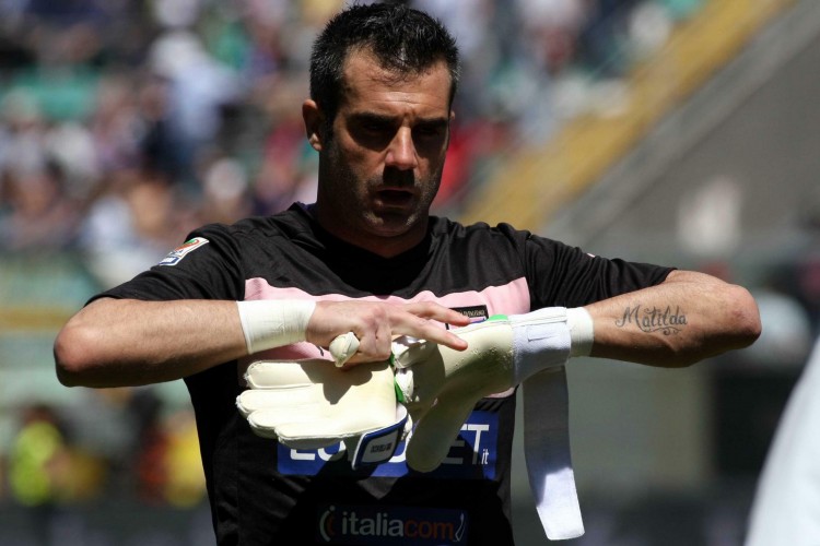 拜仁外租门将：很生气不是汉堡的一门，诺伊尔是史上最佳门将（拜仁外租门将不满未成汉堡一号：盛赞诺伊尔为史上最佳）