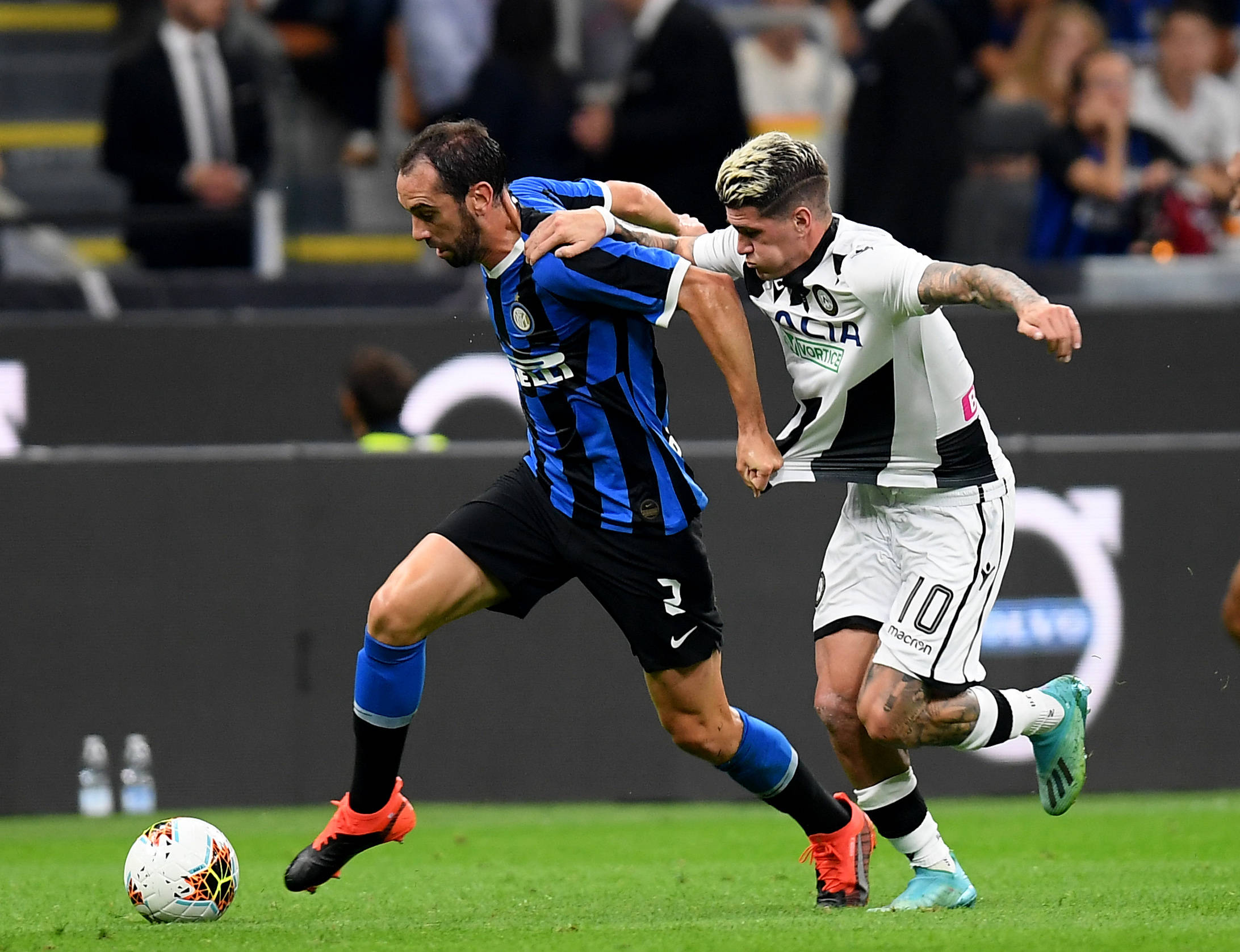 网传葡萄牙央行发行C罗纪念纸币应为假：未有权威葡媒报道，年初曾有辟谣（网传“葡萄牙央行发C罗纪念钞”不实：无权威葡媒报道，年初已辟谣）