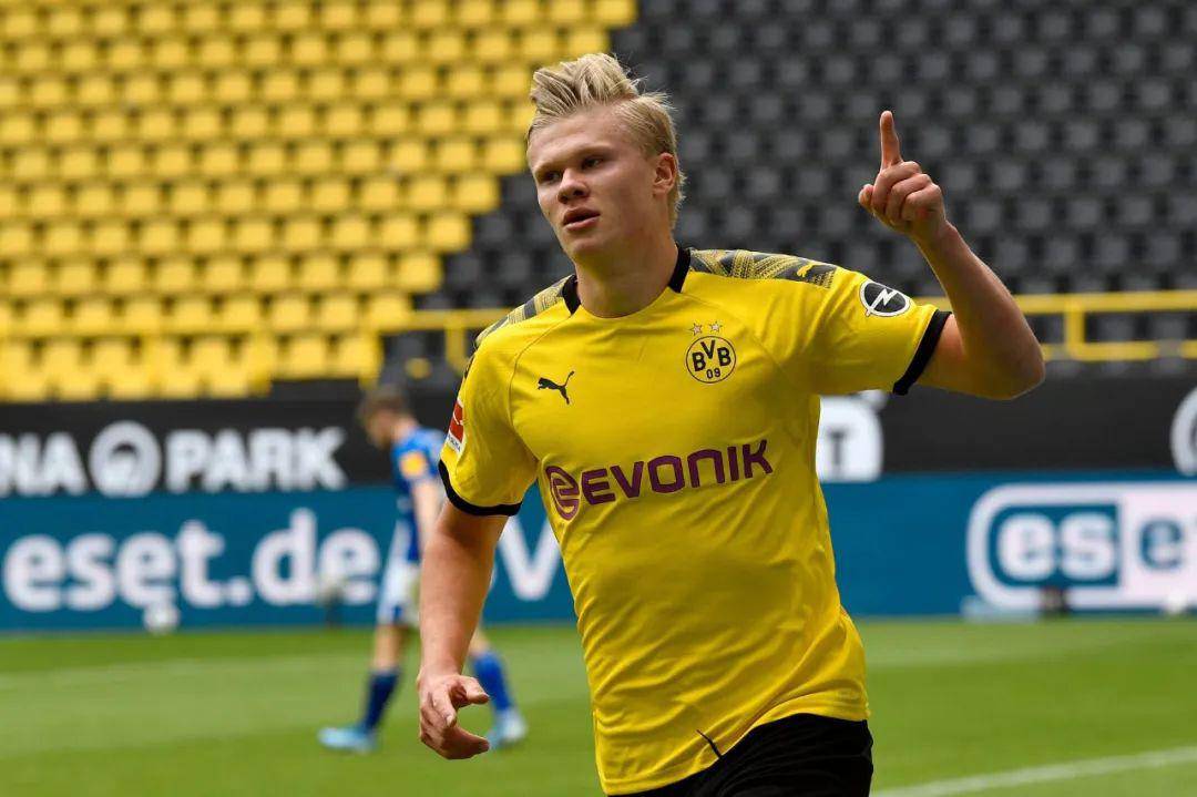 自2024年10月以来，迈尼昂首次在俱乐部赛事扑出点球（迈尼昂在俱乐部赛场完成自2024年10月以来的首次扑点）