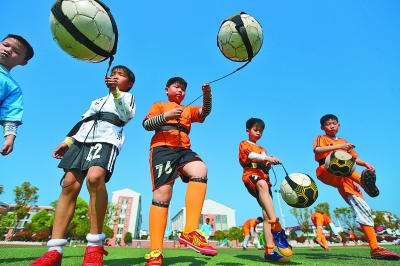 12月5日NBA焦点战：森林狼再遇鹈鹕，詹姆斯带队战猛龙