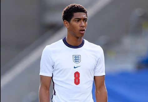 中甲战报：莱昂纳多传射，重庆铜梁龙2-0嘉定汇龙升入中超（中甲：莱昂纳多传射建功，重庆铜梁龙2-0嘉定汇龙锁定中超席位）