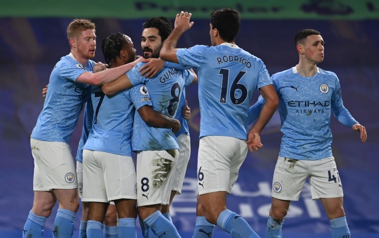 杜兰特生涯投进2223记三分，超越克劳福德升至历史第十二位（杜兰特生涯三分命中数达2223，超越克劳福德升至历史第12位）