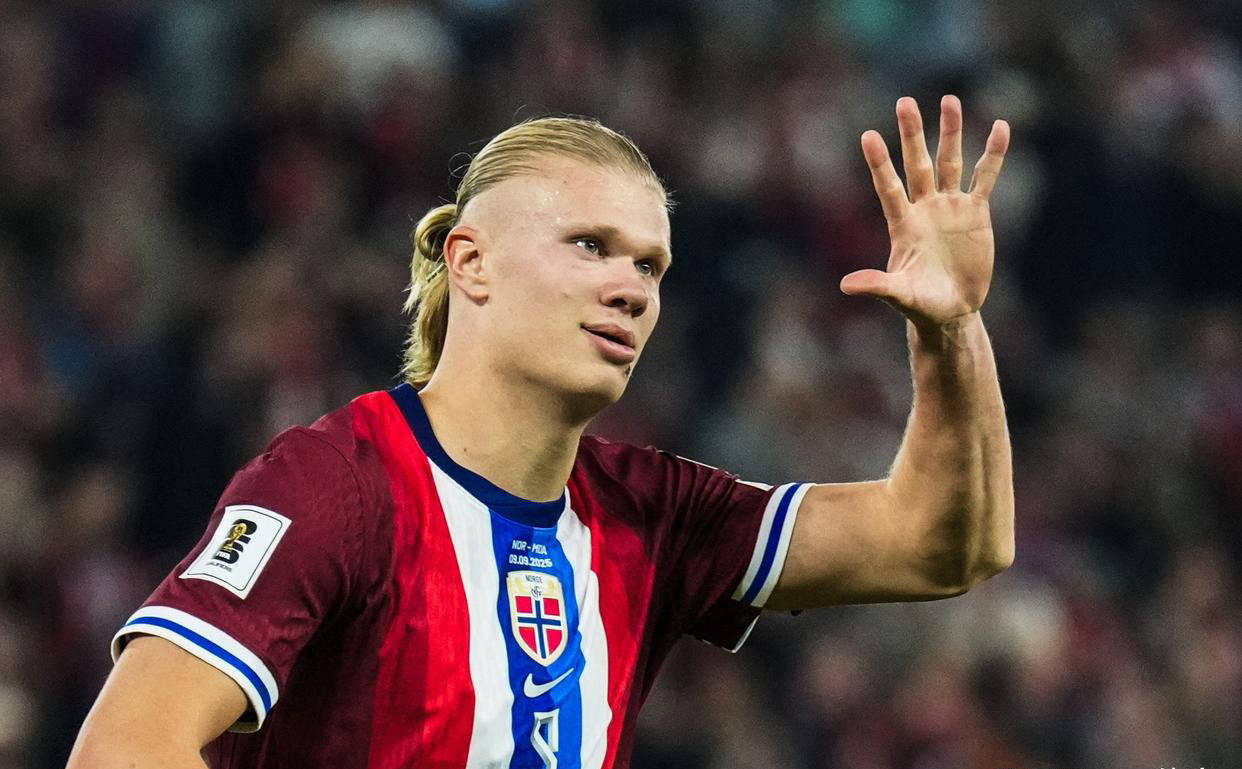 阿斯：巴萨冬窗是否买人，取决于阿劳霍的恢复情况（阿斯报：阿劳霍恢复情况将决定巴萨是否在冬窗引援）