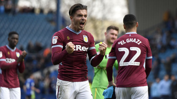 新华社：回顾中国足球这一年，国足沉浮与“城超”燎原（新华社：一年看中国足球——国足起落，“城超”火遍全国）