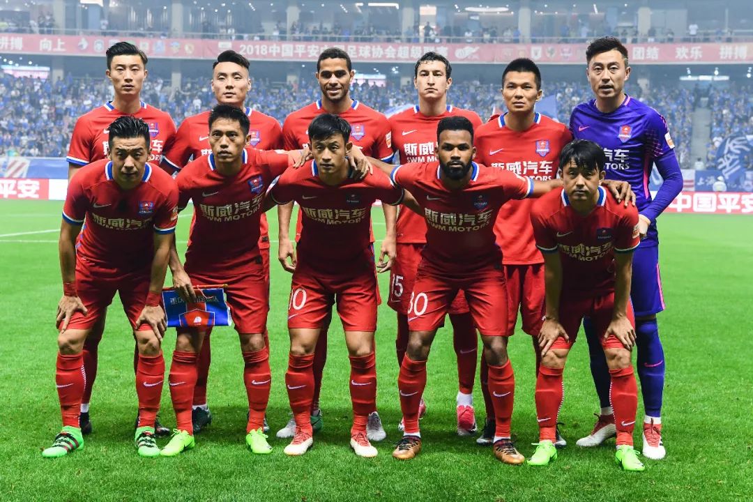 F1车手市场最新动向：哈贾尔顺利取代角田裕毅，红牛阵容迎来重要调整