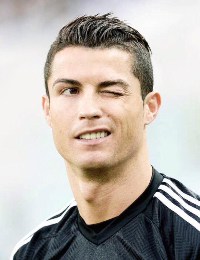 跟队记者：阿莱格里明确要求冬窗买前锋；米兰没考虑齐尔克泽（随队记者：阿莱格里明确要冬窗引进前锋，米兰暂未考虑齐尔克泽）