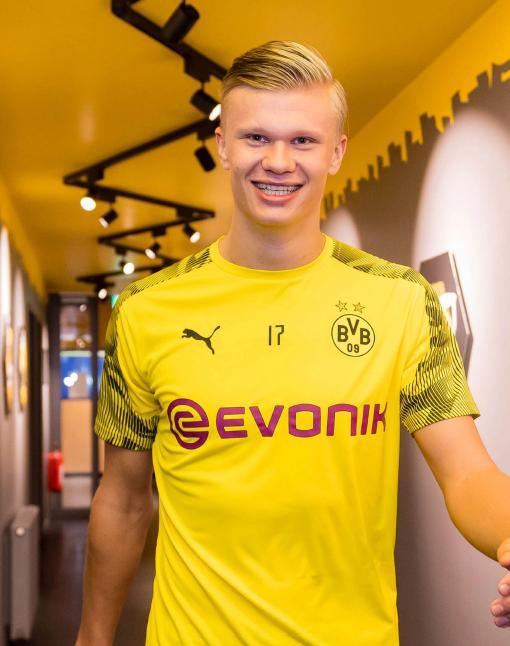 太阳报：英格兰女足门将基廷因未缴纳汽车税被罚款（《太阳报》称英格兰女足门将基廷因车税欠缴遭罚款）