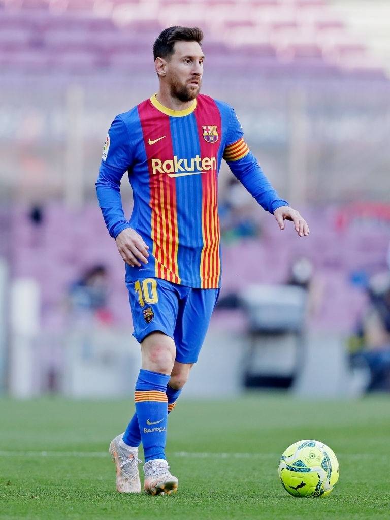 米体：法国电视台取消转播年轻人vs里尔，因前者胸前广告违规（米体：因年轻人队胸前广告违规，法国电视台取消其与里尔之战的转播）