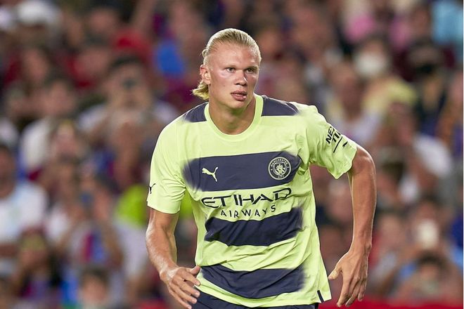 亚精英赛战报：穆希卡戴帽+补时2球，萨德4-2迪拜国民（亚精英赛：穆希卡帽子戏法补时双响，萨德4-2击退迪拜国民）